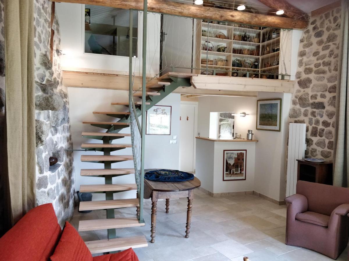 Les Fayettes Hotel Montregard Екстериор снимка